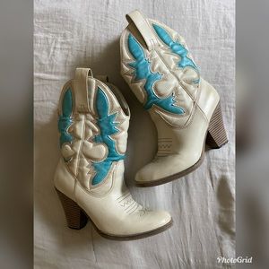 Bone/turquoise cowboy boots